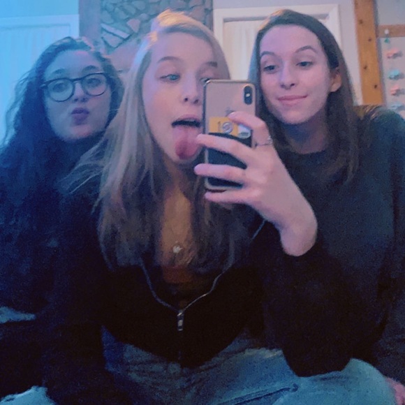 Meet your Posher, Kaitlyn - Picture 2 of 2